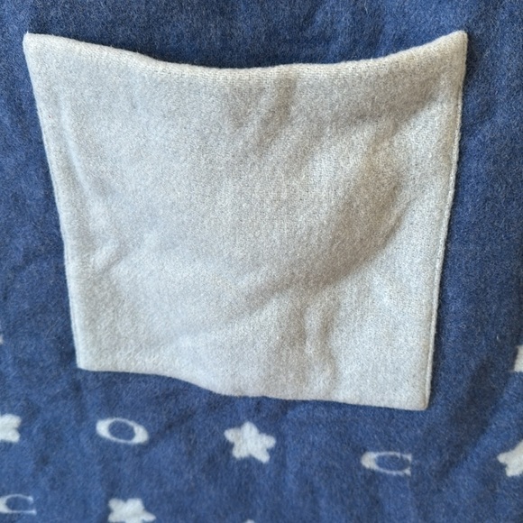 Coach Star Oversized Muffler with pockets - Picture 4 of 6